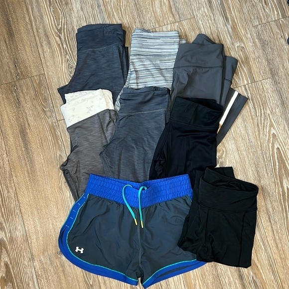Bundle of under arm workout gear 8 items total - Picture 1 of 9